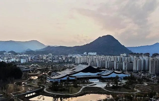 福建与浙江交界有个县,出了三个世界级景点,风景绝美不输瑞士