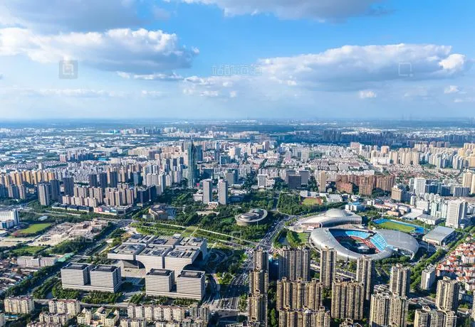 大量日本游客涌入常州,打着旅游的幌子,不逛恐龙园,不吃银丝面,为什么?