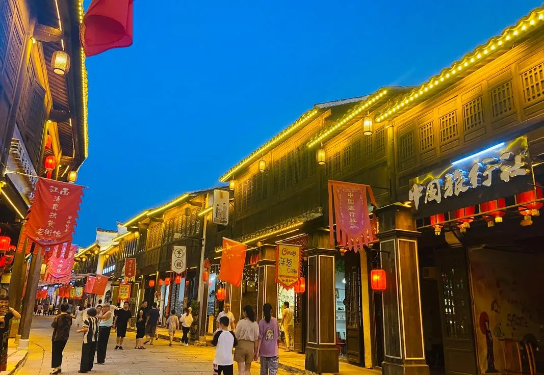 大量日本游客涌入抚州,打着旅游的幌子,不逛大觉山,不吃临川牛杂,为什么?