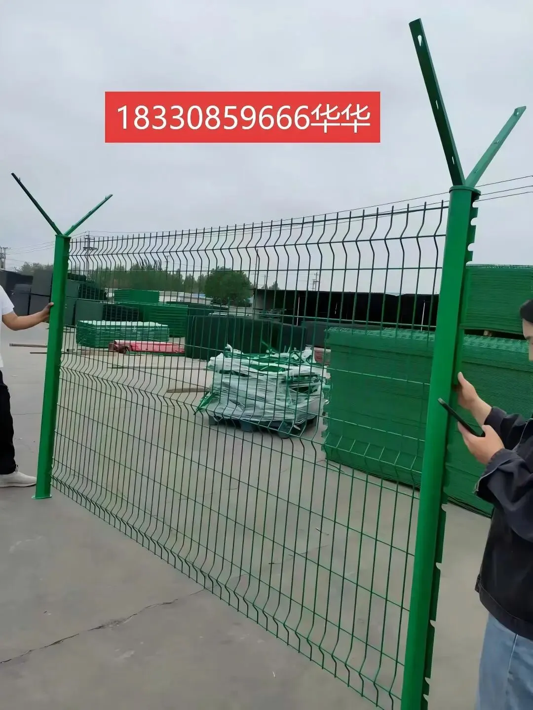 桃型柱护栏网选购避坑指南:景区厂区都在用的“隐形守护者”