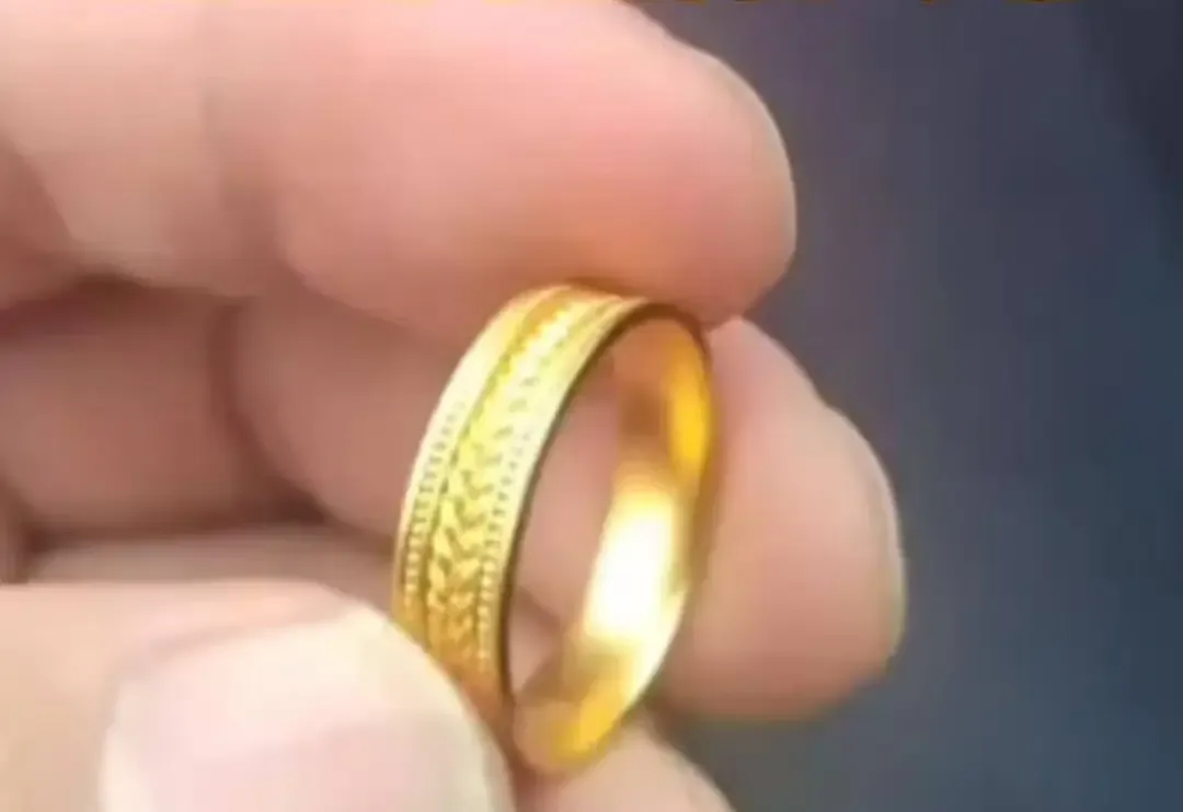 新婚夫妻哈尔滨旅游,不慎遗落6克重黄金婚戒,出租车司机寻到后将其寄回并回应:这里天很冷,但人很热心