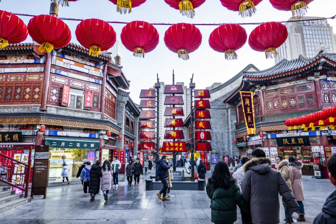 大批俄罗斯游客涌入天津,打着旅游的名义,不坐天津之眼不逛五大道,他们到底想干啥?