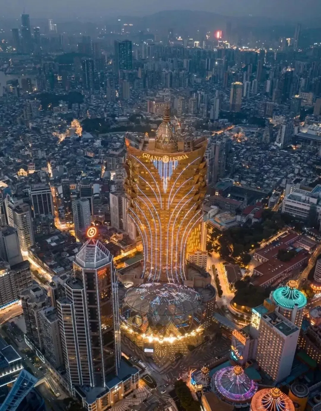 想要一次性玩转港珠澳吗?来,致铖旅游带您探寻这片璀璨之地的魅力