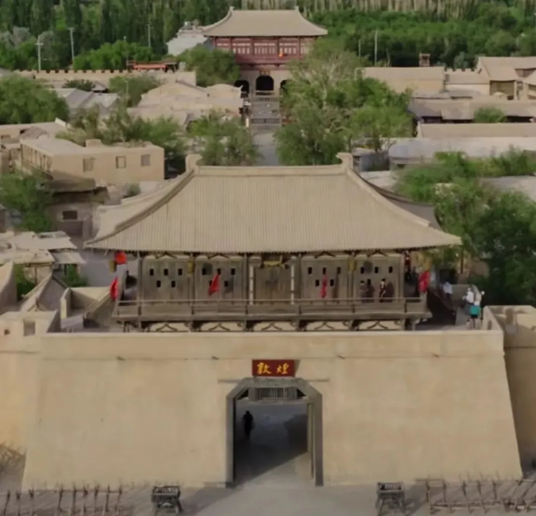 敦煌:西北千年风沙中的文化明珠与旅游胜地