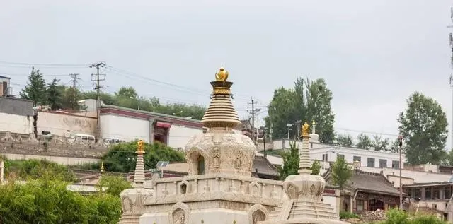 旅游2.1/青海西宁狂喜!塔尔寺景区免费了!以前收费80元,如今敞开玩