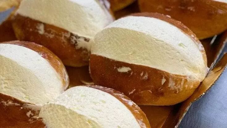 罗马旅游千万不要错过这家已经跨越了一个多世纪的甜点店 Regoli :这里的奶油夹心面包 (Maritozzi)堪称甜点界的 “斗兽场”