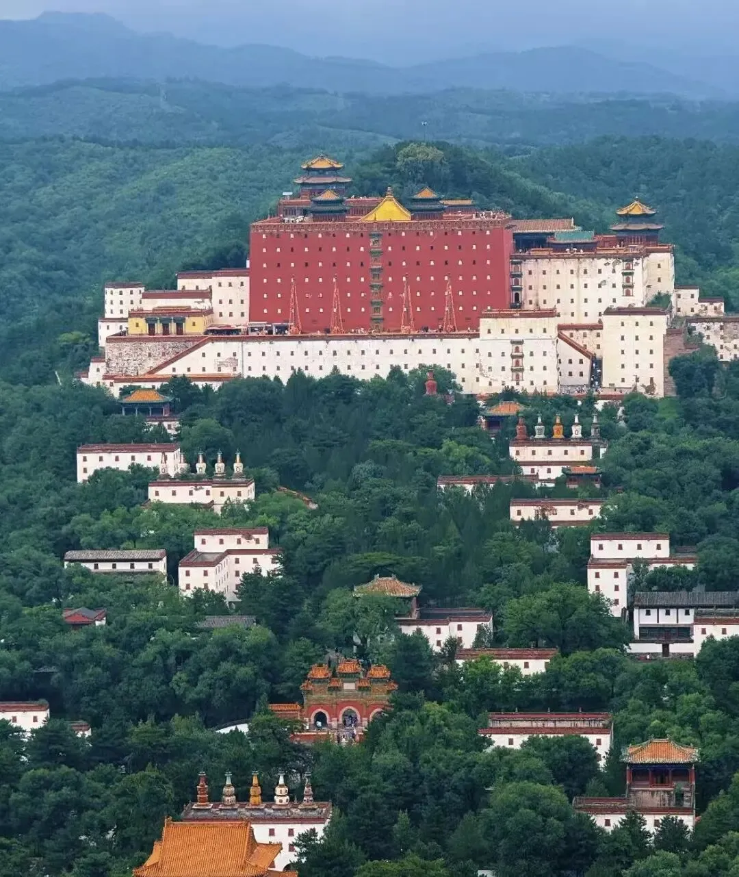 河北承德狂喜!避暑山庄景区免费了!以前收费130元,如今敞开玩