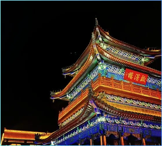 大量陕西游客涌入甘肃天水麦积,打着旅游的名义,不看石窟不吃浆水面,想干嘛?