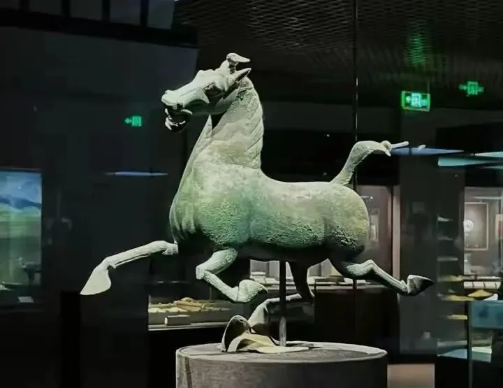 马年说马,你知道中国旅游的标志是“马踏飞燕”吗?