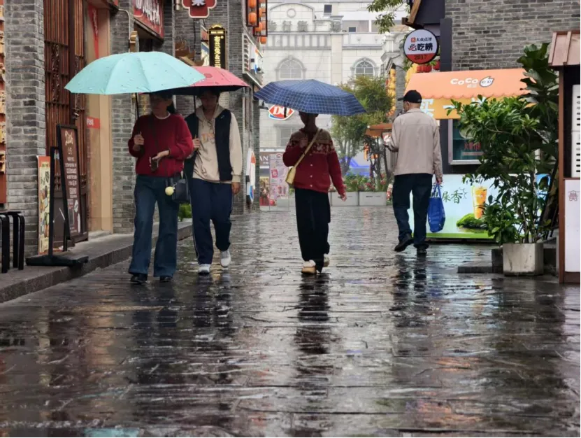 旅游天气提示 | 冰冻、湿冷上线!广西将有降温降雨+8级大风,最低温-3℃!