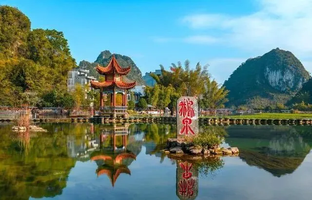 动车直达,6个人少景点多的慢节奏小城,两三天假期也够玩