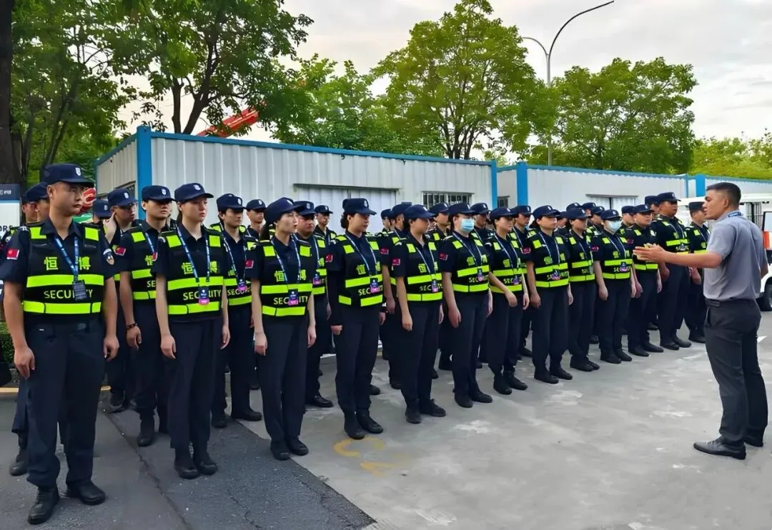 北京急招日结保安,景区初一到初六日结230/天,庙会现场安保180/天,速速报名!