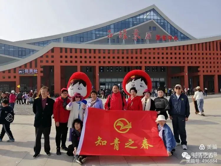 千垛景区人如织,油菜黄花分外香