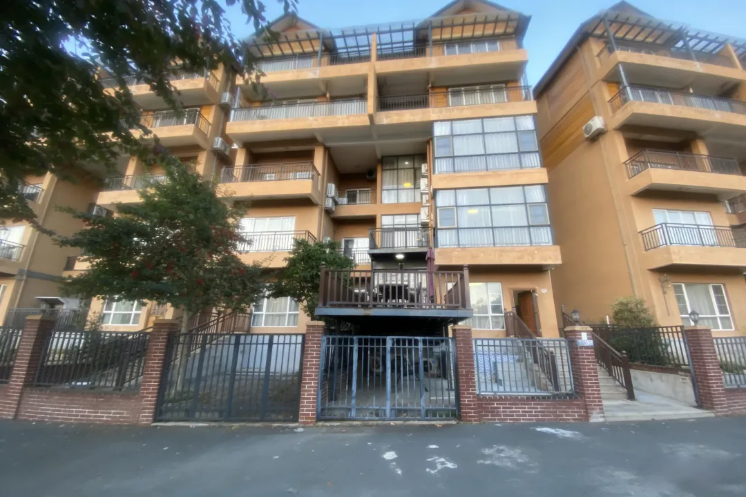 5房9床738温泉景区度假别墅欧式复古风别墅春节、五一、十一专属复古漫游别墅藏惊喜复古质感拉满,承包多人旅居快乐