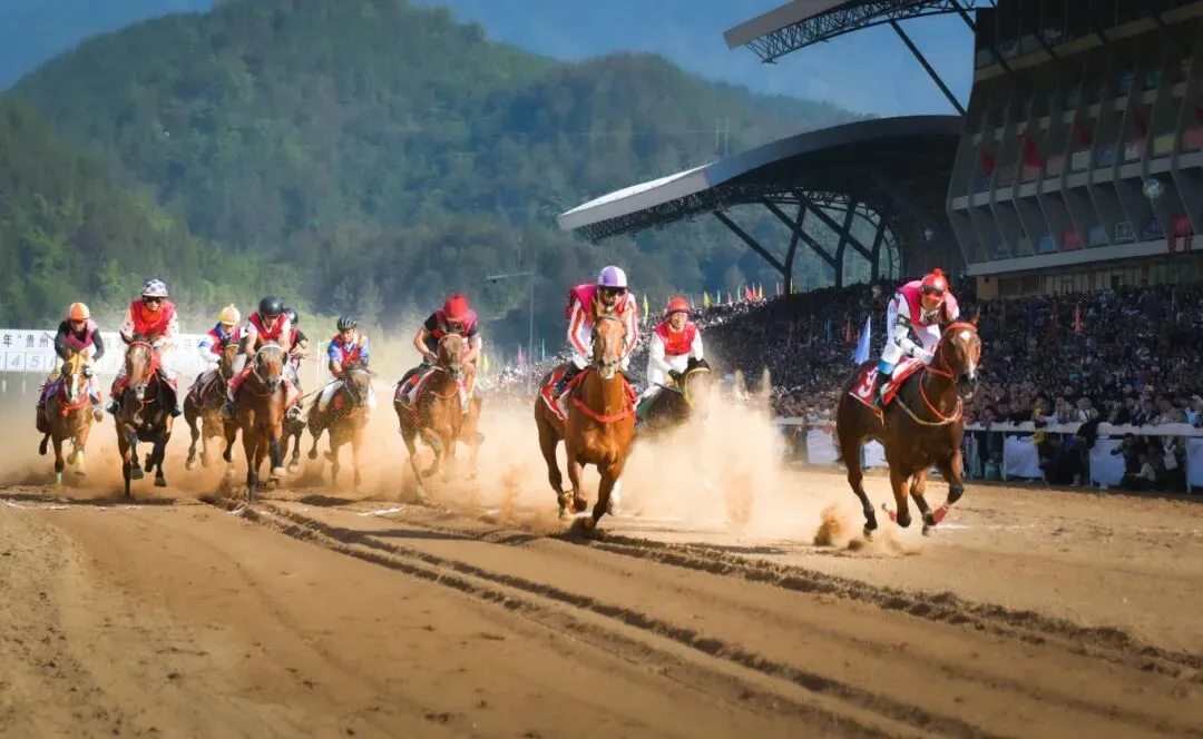 马年赴三都,三条精品旅游线路承包你的诗与远方