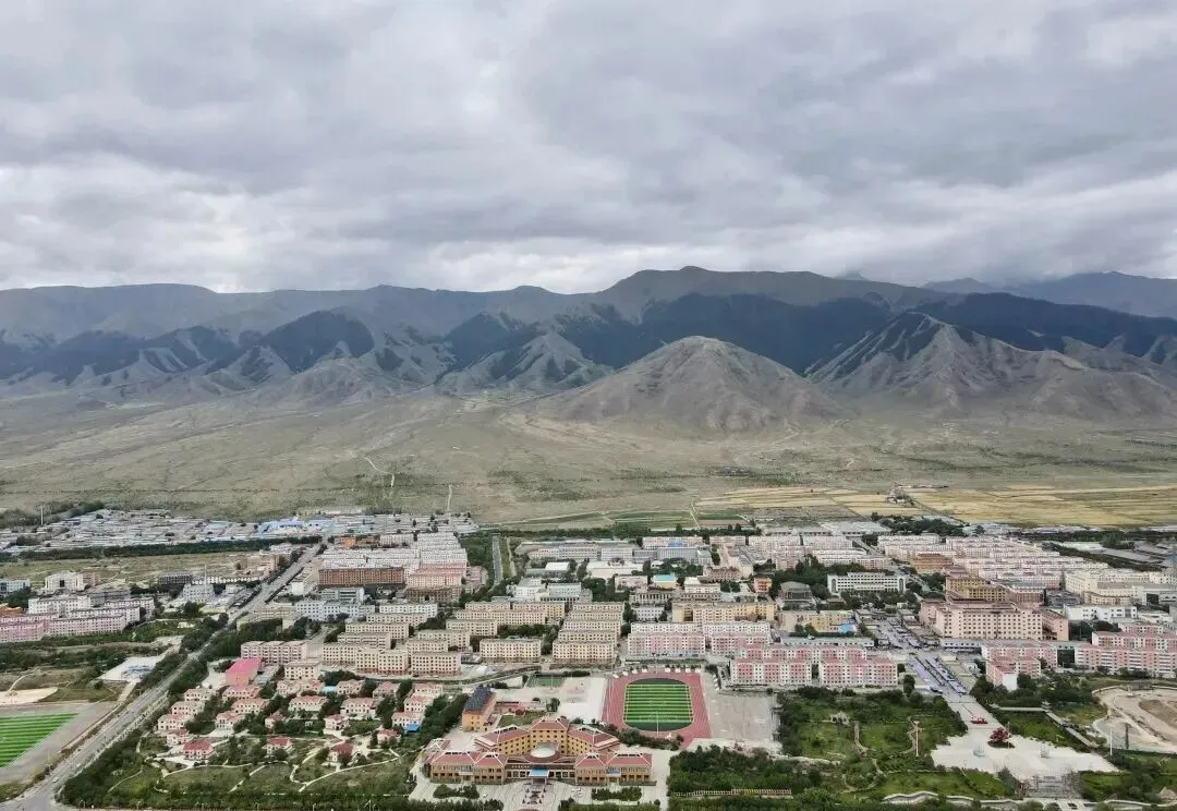 小众旅游目的地巴里坤,天山脚下的美丽城镇,新疆连接中原的节点