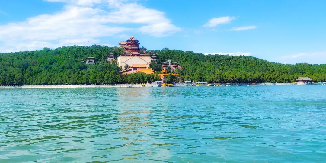 大量俄罗斯人涌入云南昆明,打着旅游的名义,不访滇池海鸥不看石林奇观,想干啥?