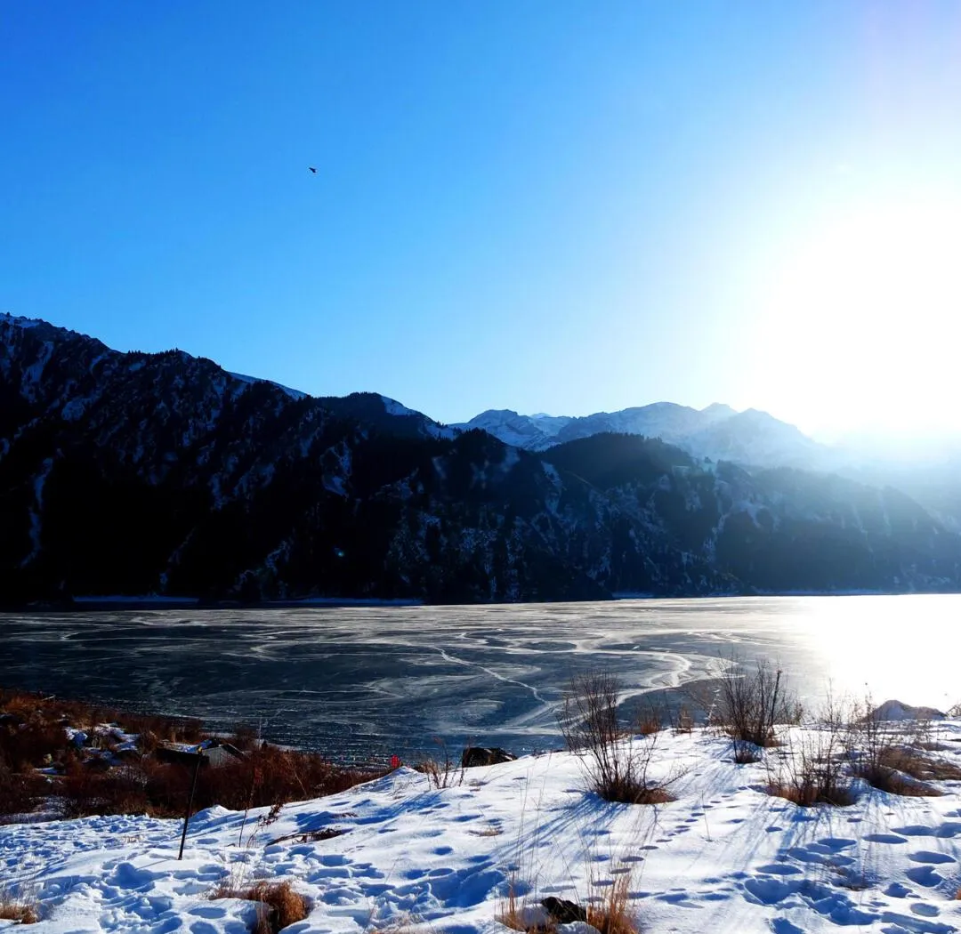 新疆旅游攻略:景区预约、开放时间与紧急电话