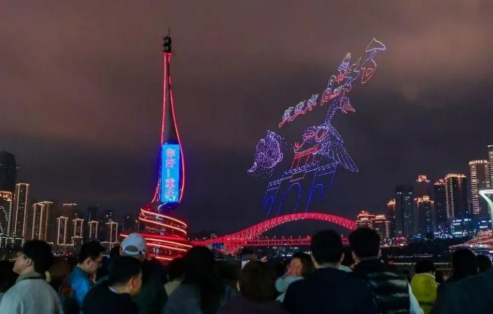 无人机灯光秀引爆旅游热,重庆酒店春节预订激增73%