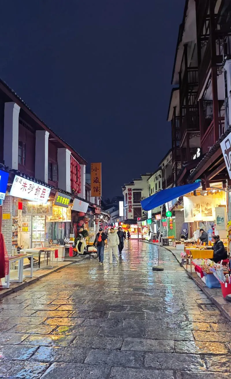 大量日本游客涌入桂林,打着旅游的幌子,不坐漓江游船,不吃啤酒鱼,为什么?