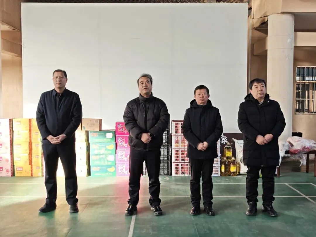 把关怀送到一线 以坚守迎接新春——大景区工委赴鸣沙山月牙泉开展新春慰问