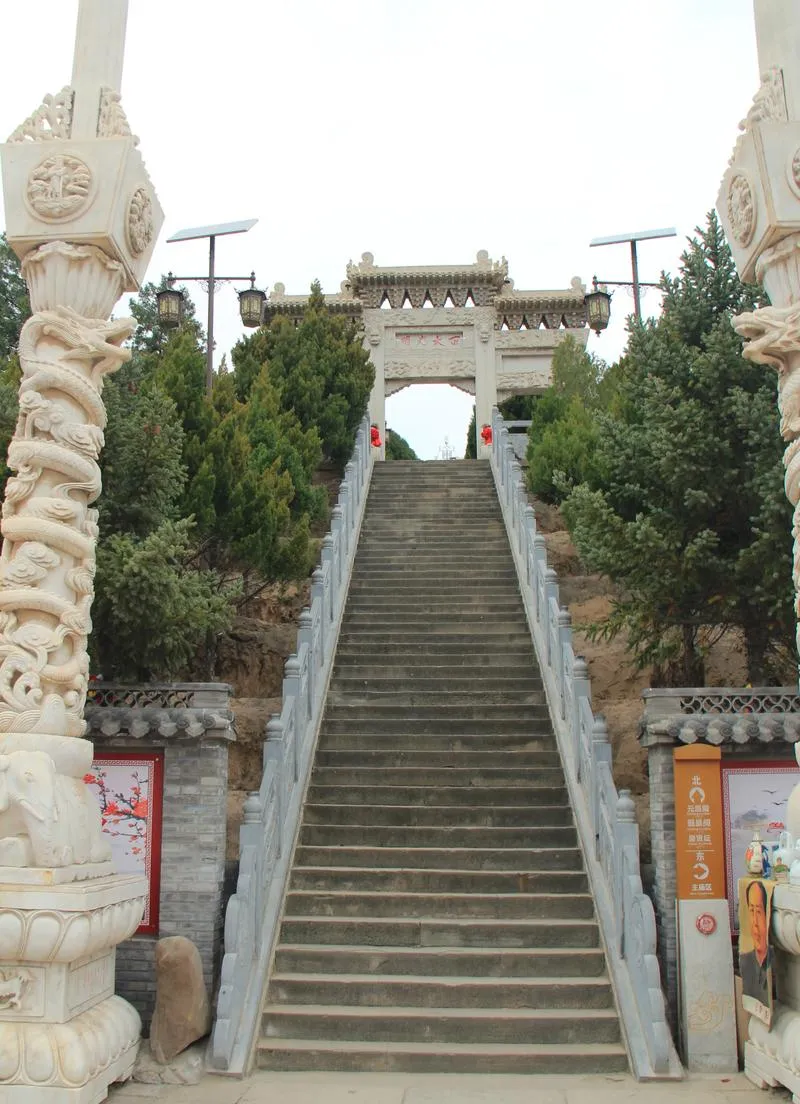 大量日本游客涌入佳县,打着旅游的幌子,不看白云山,不吃佳县黄酒,为什么?