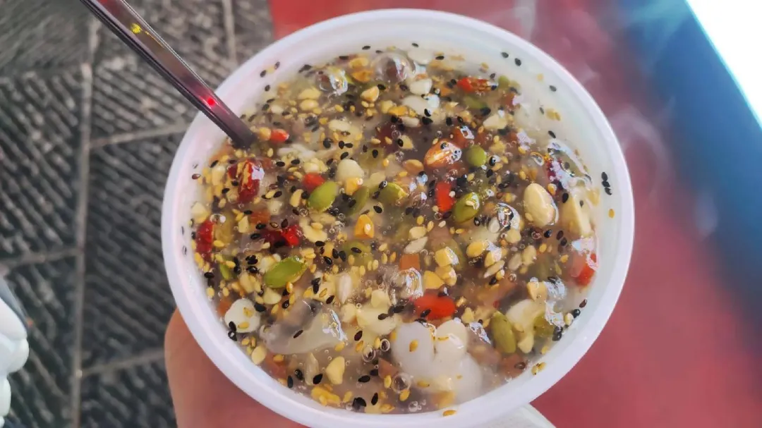 大量俄罗斯人涌入河南洛阳,打着旅游的名义,不访龙门石窟不逛白马寺,想干啥?