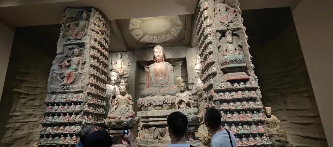 大量俄罗斯人涌入陕西西安,打着旅游的名义,不访兵马俑不看大雁塔,想干啥?