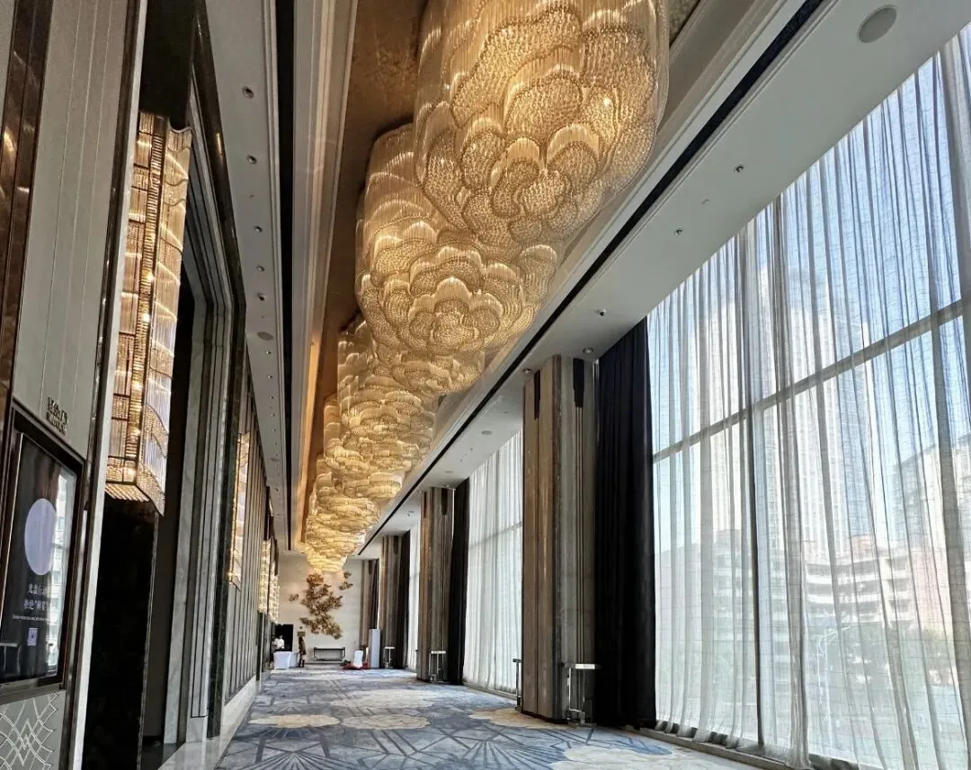 35岁一过,旅游只能住星级酒店