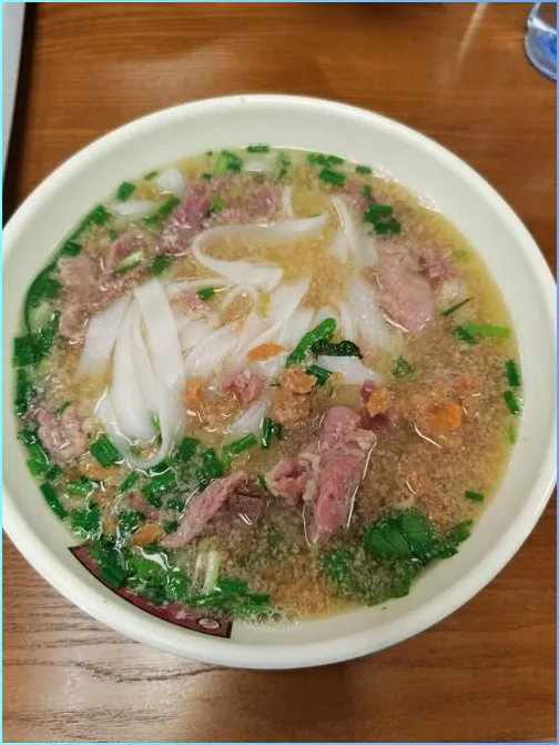 大批广东游客涌入海南万宁,打着旅游的幌子,不看兴隆不喝咖啡,想干哈?