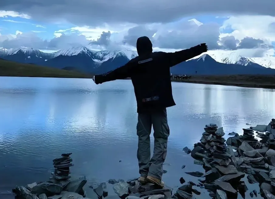 马年除夕:老公非要带婆婆去旅游,让我独自回农村祭祖,合理吗