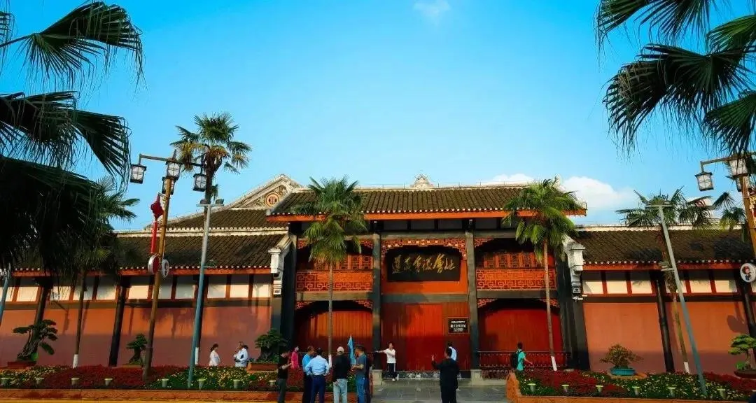 大批俄罗斯人涌入贵州遵义,打着旅游的名义,不去会址凑热闹,也不逛赤水丹霞,这种“反向操作”葫芦里卖的什么药?