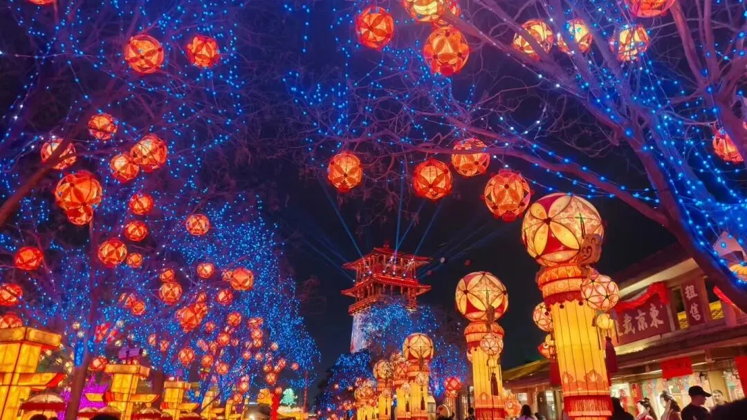 春节将至,你是选择回老家过年还是外出旅游?