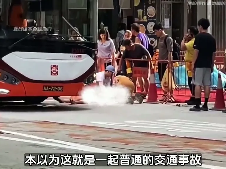 两女子澳门旅游被巴士撞倒,不仅没赔偿还被警方指控!这波操作太解气了