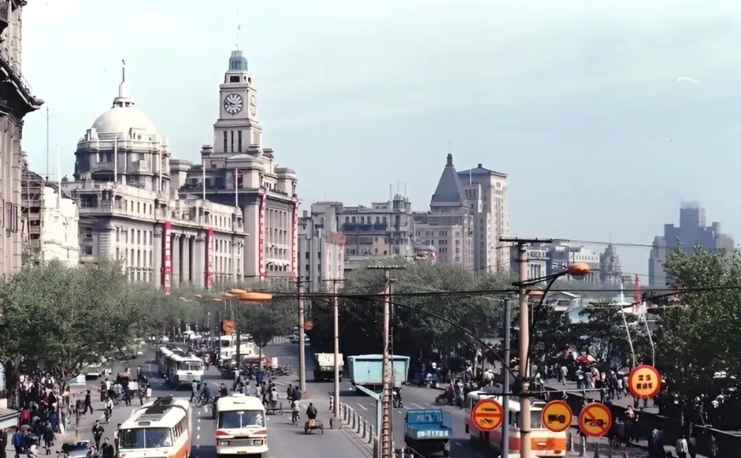 老照片:80年代,人们是这样旅游的!