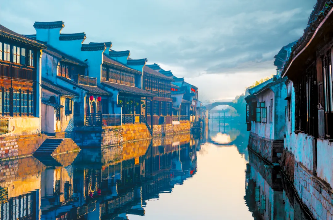 南浔景区爆款!咫尺太阳酒店!纯玩3日仅需329元,在【银橙度假酒店】遇见最美的江南水乡村落,畅游江南古镇~赠送免费棋牌&K歌