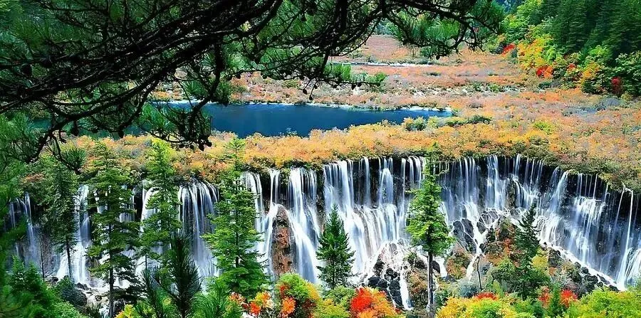 四川与甘肃交界有个县,出了两个世界级景点,风景绝美不输瑞士