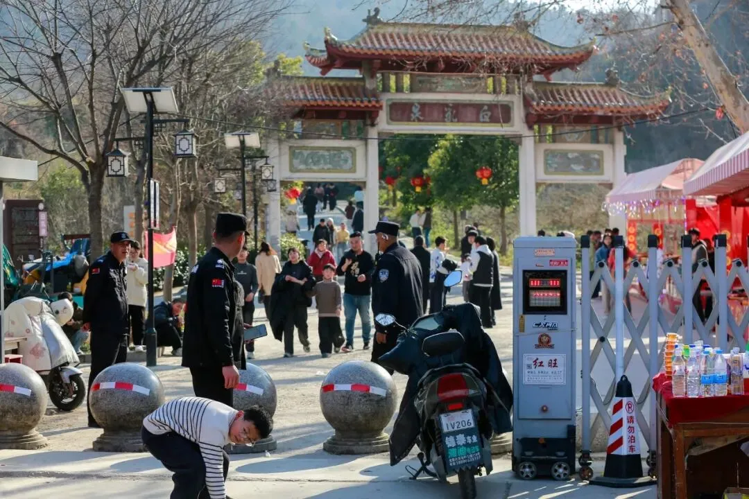 白乳泉景区年味浓