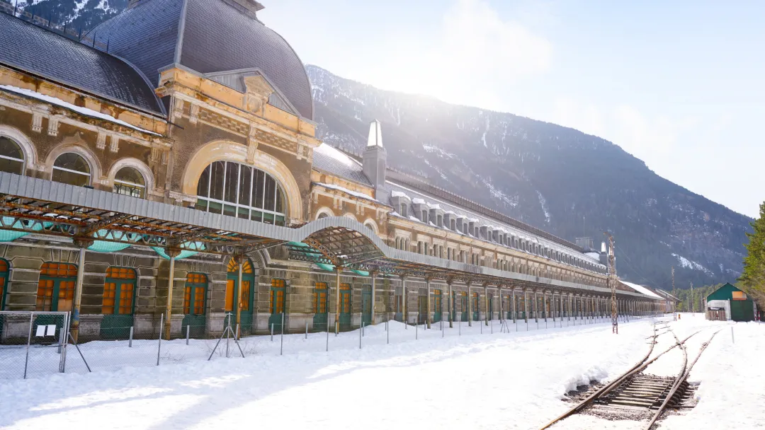 雪中的比利牛斯山|萨大旅游学院西法边境一日游
