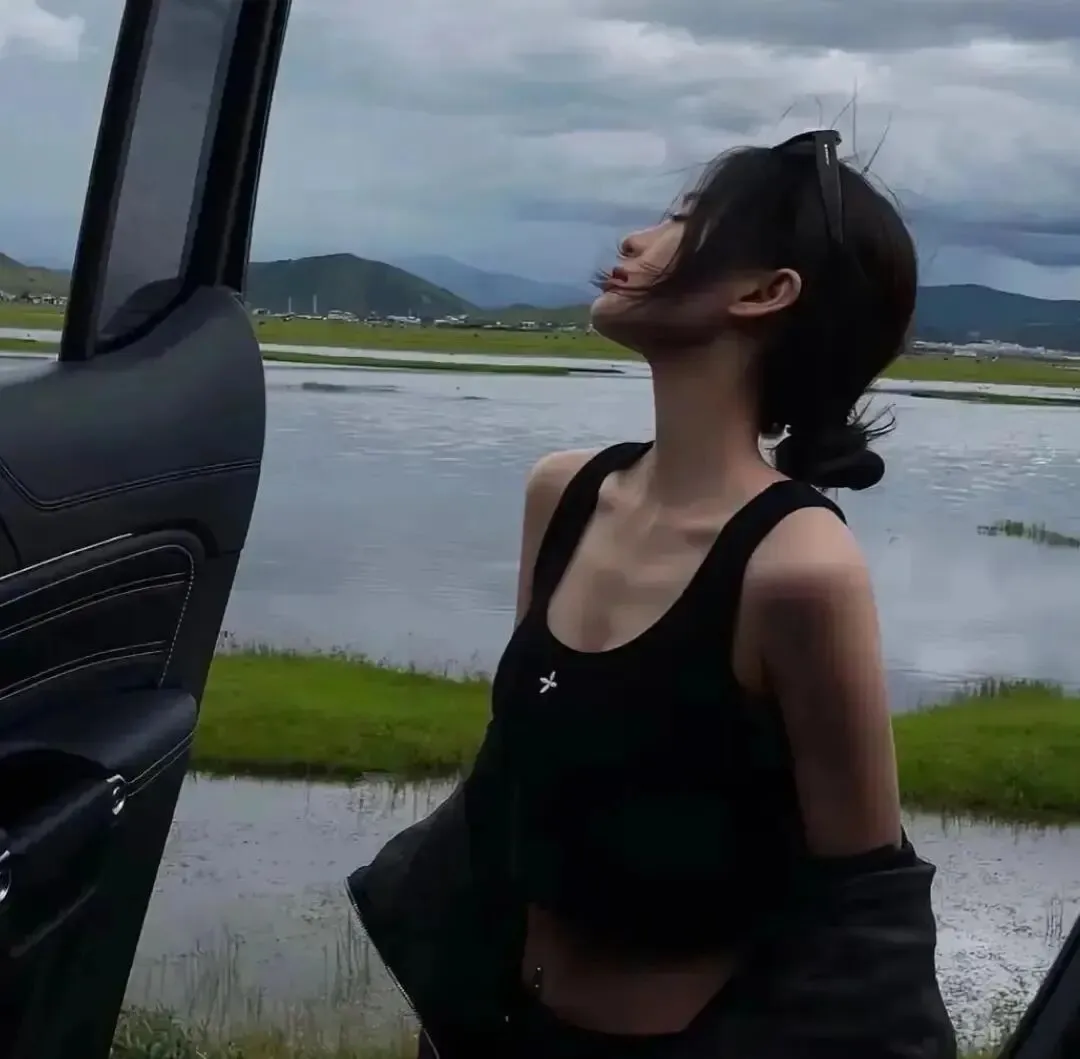 【真实故事】大叔西藏旅游两千元收购藏刀,带回家擦拭时,刀柄的字让他马上报警