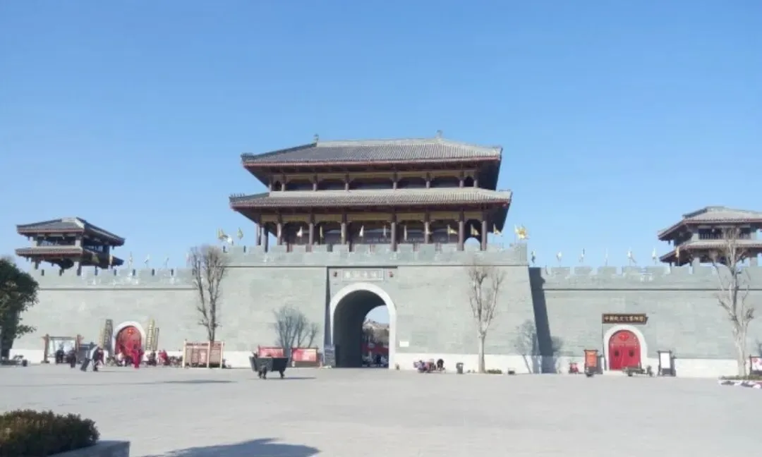 春秋古镇:肥城这个不要钱的4A级景区,晚上比白天还撩人 | 肥城系列①