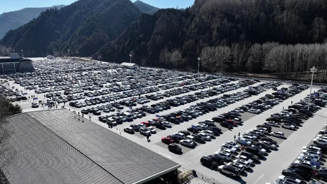 春节首日 五台山景区喜迎“开门红” 多方护航保畅通