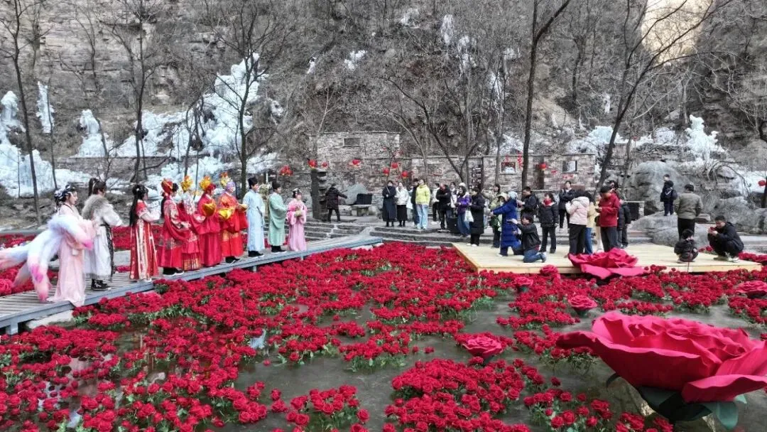大年初一,我市两大景区人潮涌动,热闹非凡!