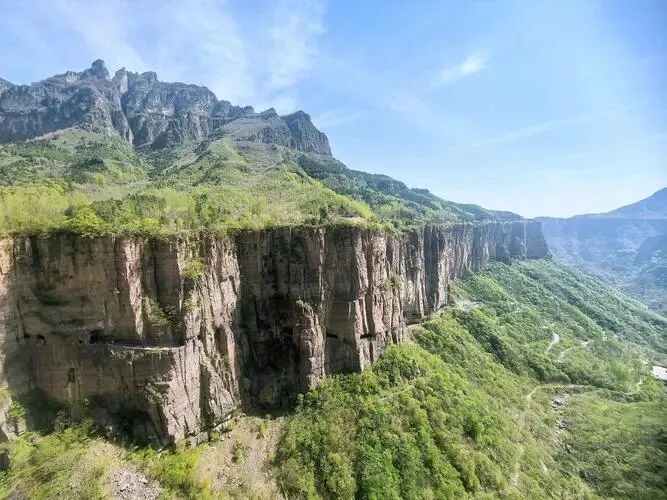 河南郭亮村挂壁公路把全国景区的饭碗给砸了