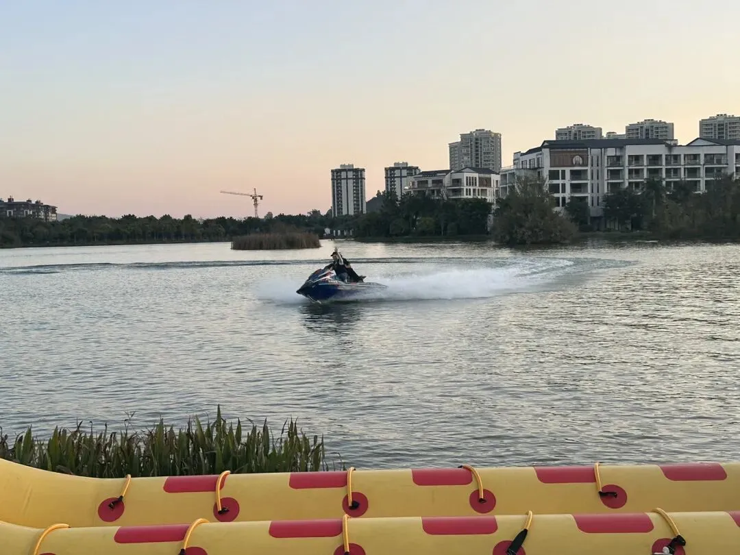 旅游是一生最值得的投资,带着孩子去旅游吧!