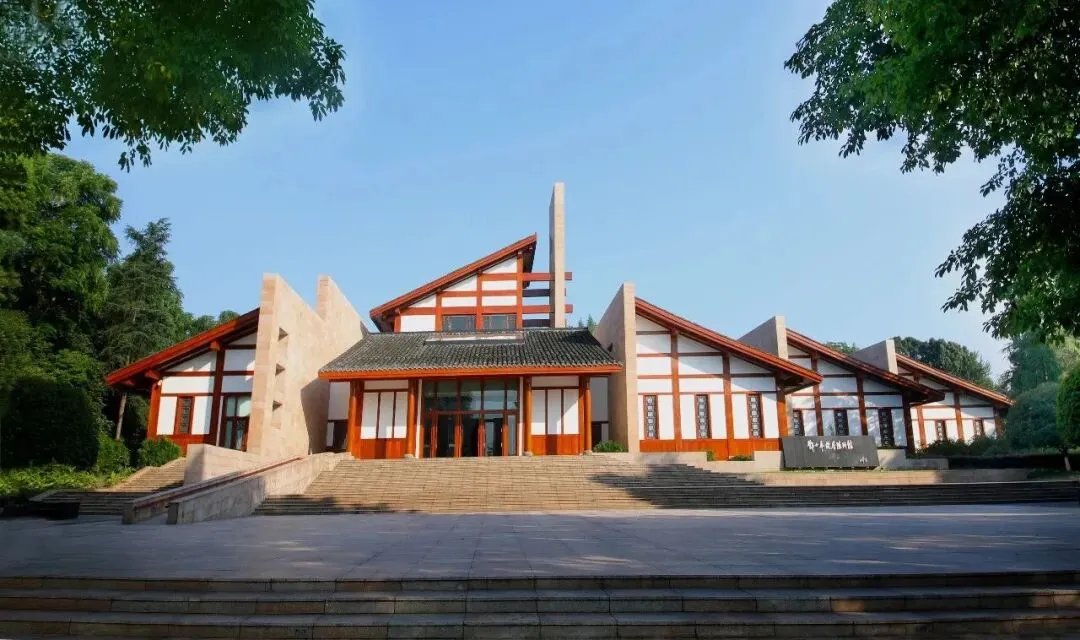 小平故里景区游客暴增 请错峰前往