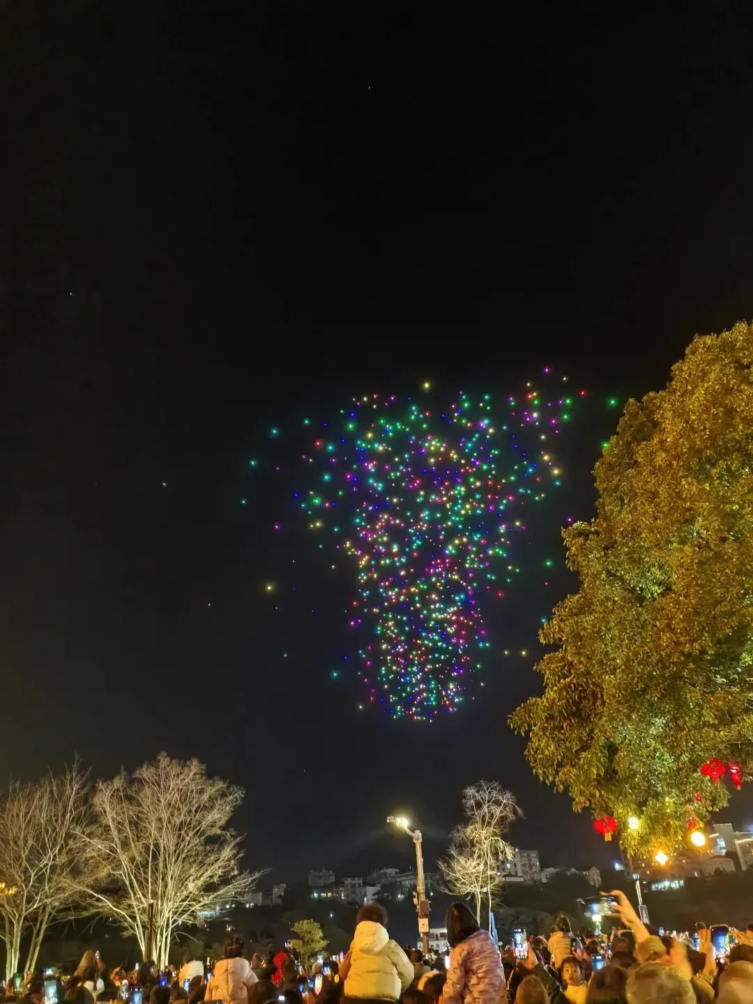 旅游见闻∥千架无人机与千年古城的一次约会