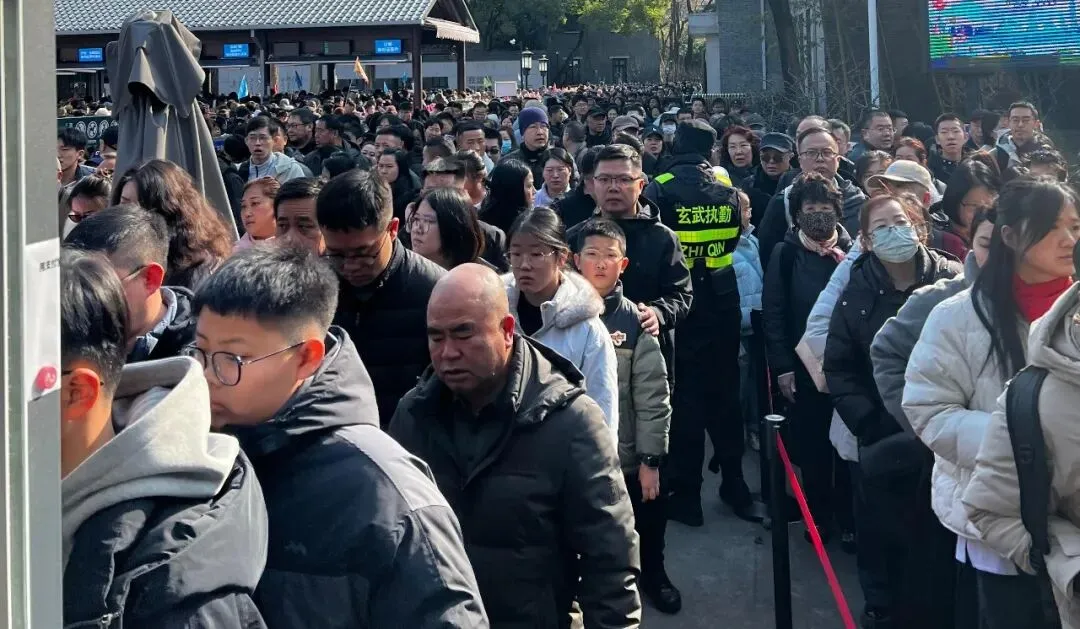 一份坚守护景区 一片初心暖游人