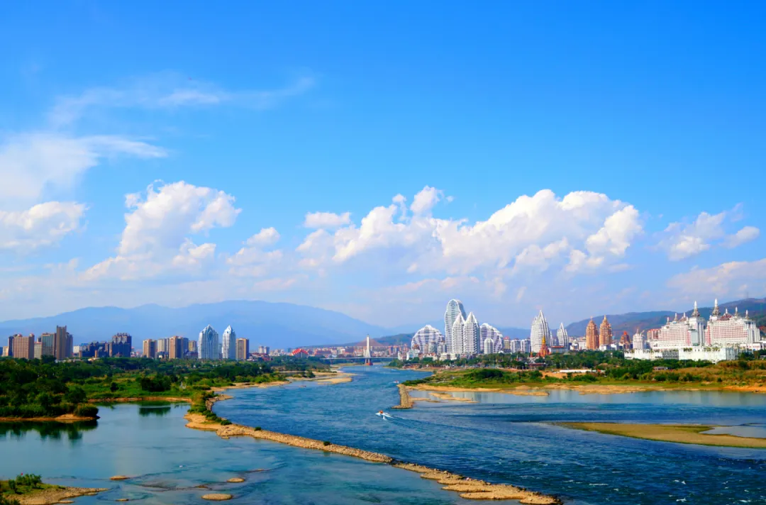 2月-4月来西双版纳旅游,推荐这8个小众亲子游玩好去处,基诺山热带雨林,野象谷大象洗澡,中科院植物园夜游,望天树景区空中走廊.....