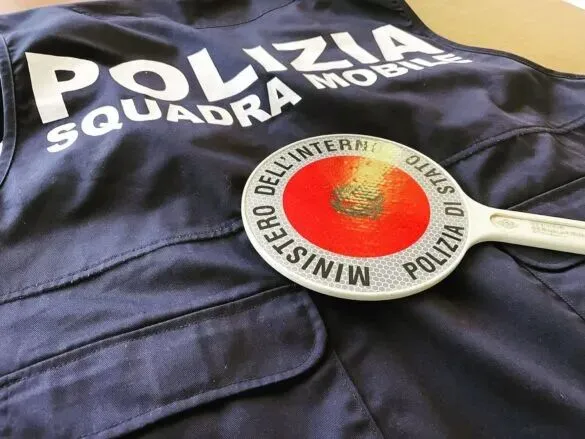 春节假期罗马旅游成噩梦:中国游客遭“夹击”2万多远名表瞬间被抢